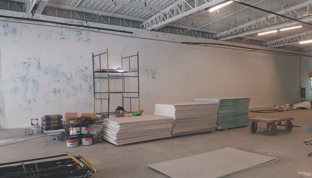 Lojas e Comércios (Rua e Shoppings)